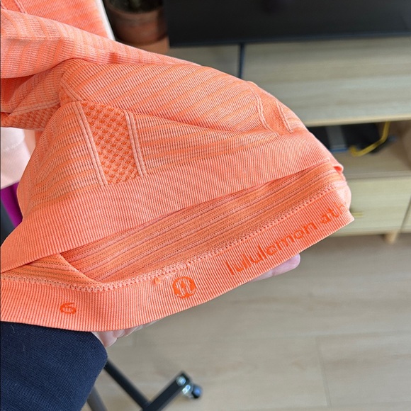 Lululemon Swiftly Tee. Size 6. - Picture 3 of 5